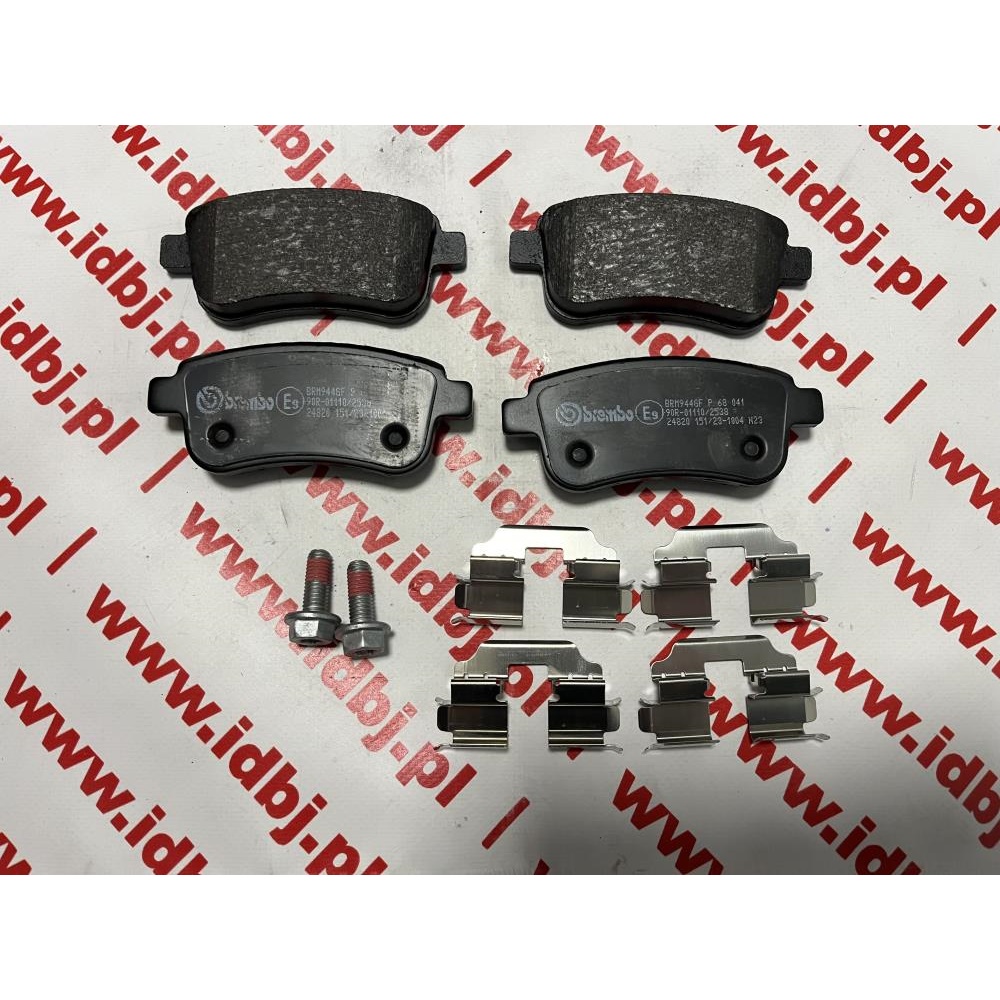 Fotografia produktu BREMBO BRP68041 KLOCKI HAMULCOWE RENAULT MEGANE III, IV 08- TYŁ Szerokość [mm]: 106 Grubość [mm]: 16 Wysokość [mm]: 45 Styk ostrzegawczy o zużyciu: bez styku zużycia