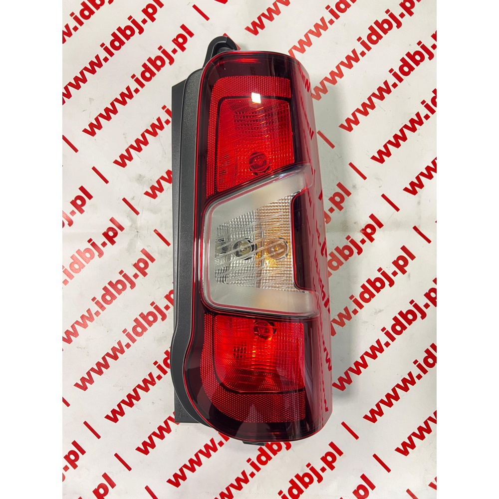 Fotografia produktu PEUGEOT OR9820554880 LAMPA TYŁ PEUGEOT PARTNER 18- KOMPLETNA, ZESPOLONA PRAWA 