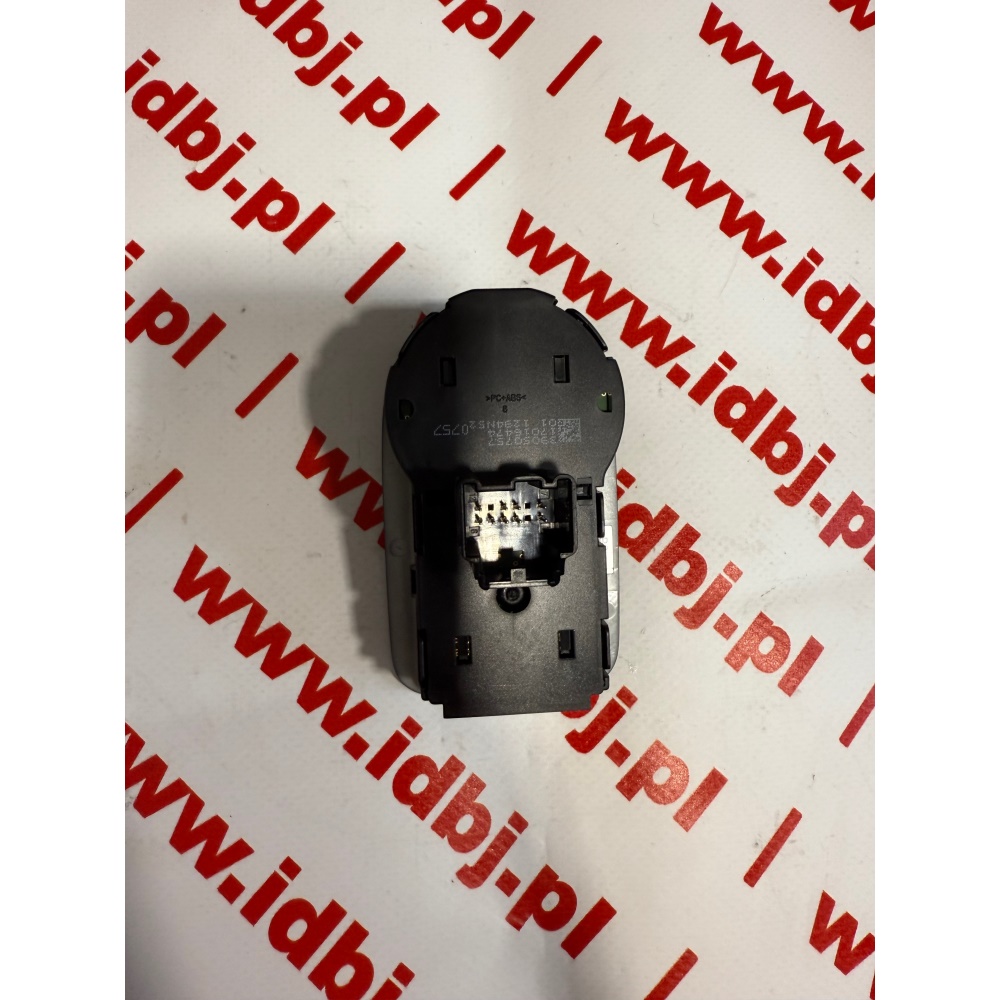 fotografia produktu GM OR39050757, PANEL WŁĄCZNIKÓW ŚWIATEŁ, REFLEKTORÓW OPEL ASTRA K, 15-
