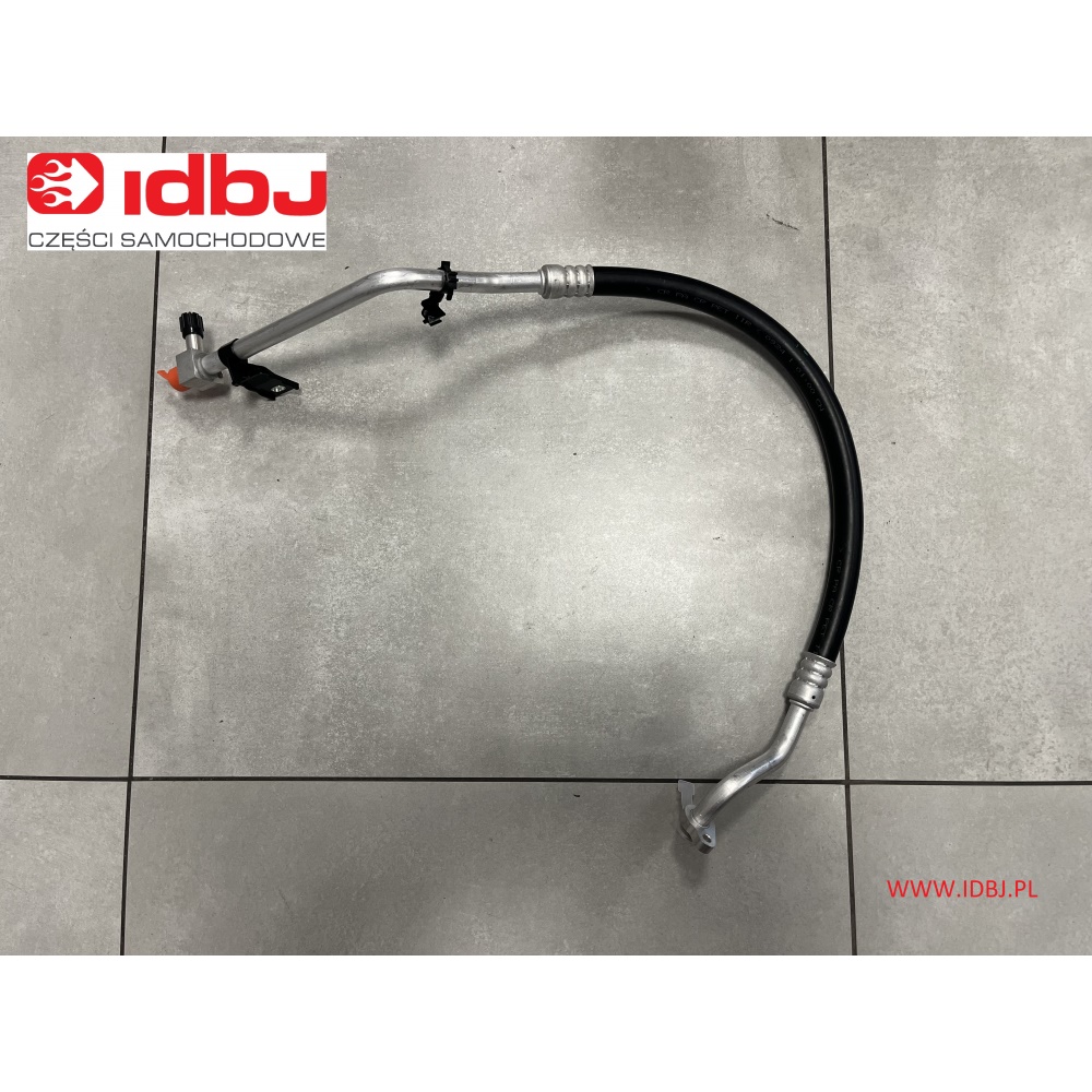 Fotografia produktu IVECO OR5802572895 PRZEWÓD KLIMATYZACJI IVECO DAILY 16- 50C OD SPRĘŻARKA DO DŁUGIEGO PRZEWODU Górny wąż gumowo-metalowy pomiedzy sprężarką a długim przewodem do środka auta, przewód ze złączem serwisowym