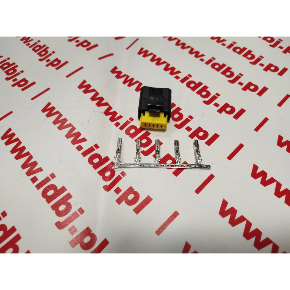 Fotografia produktu PAMMELSON ZE200 WTYK, KOSTKA OBUDOWY TERMOSTATU BOXER, JUMPER 16- 2.0 HDI POZMIANOWY Wtyczka, konektor elektrycznego termostatu z silnikiem i czujnikiem temperatury. 5 pinów