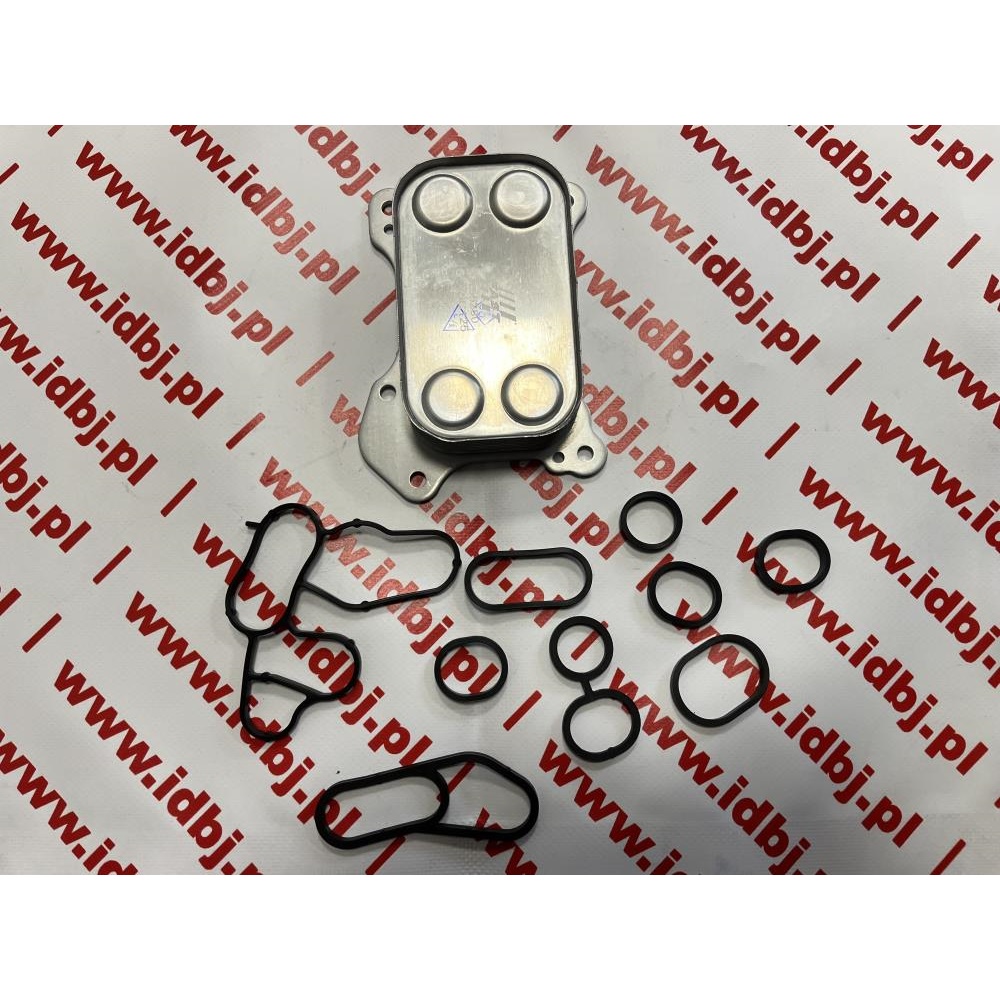 Fotografia produktu PAMMELSON PAM22596255 CHŁODNICA OLEJU FIAT 500, DOBLO, GRANDE PUNTO, PANDA 1.3 MTJ + USZCZELKA 09- Fiat Fiorino, Qubo 1.3 jtd, mjtd, Alfa Romeo Mito 1.3, 1.6 jtd, Opel Astra , Corsa, Meriva 1.3 cdti, Peugeot Bipper. wyższa chłodniczka