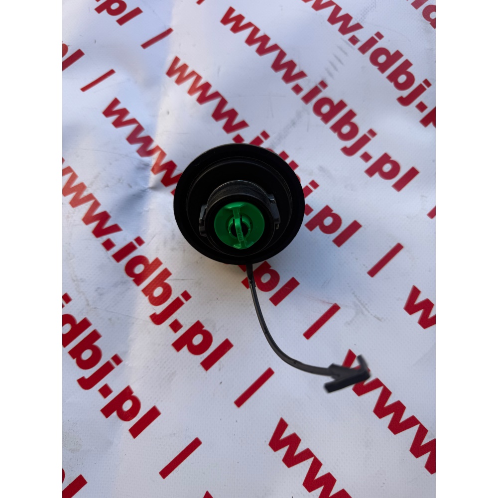 Fotografia produktu IVECO OR5801409020 KOREK WLEWU PALIWA IVECO DAILY 06-, 12- ZAMYKANY BEZ WKŁADKI ZAŚLEPKA NA KORKU ZBIORNIKA.