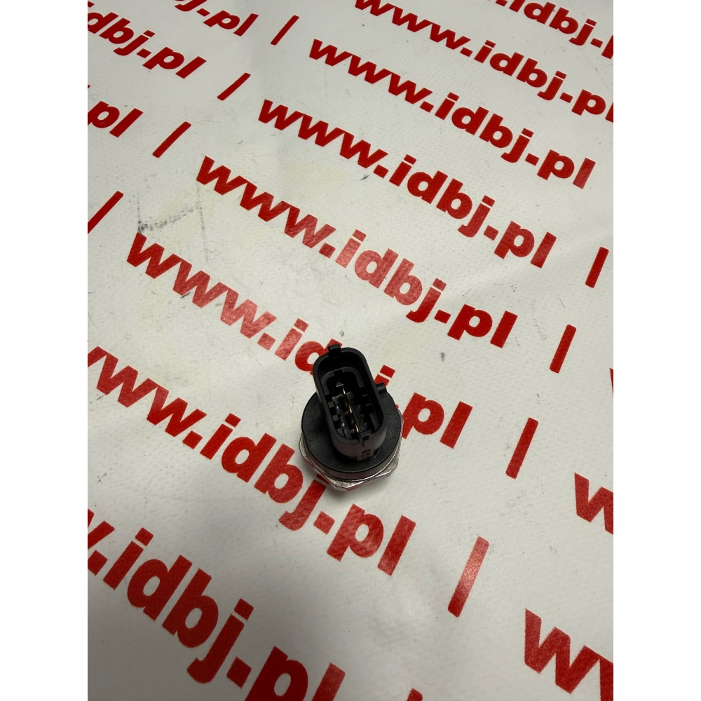 Fotografia produktu BOSCH BS0281002706 CZUJNIK LISTWY CR DUCATO, IVECO 2.3 JTD 02-06 1OPIS:NA ZASOBNIKU CR; ALFA ROMEO:159 1.9JTDM 9/05-; ALFA ROMEO:MITO 1.3JTDM 9/08-; FIAT:DOBLO 1.3JTD 5/04-; FIAT:DOBLO 1.9JTD 7/03-; FIAT:PANDA 1.3D 9/03-; OPEL:CORSA D 1.3CDTI 7/06-; OPEL:VECTRA C 1.9CDT I 4/04-; MAN:TGA 9/04-3/09