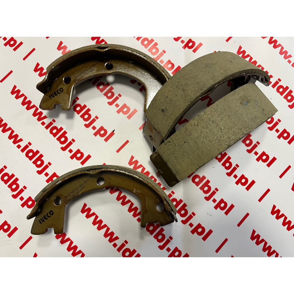 Fotografia produktu IVECO OR500054631 SZCZĘKI HAMULCA RĘCZNEGO IVECO DAILY 00-, 50C 15 06- C, RENAULT MASCOTT Szczęki pozmianowe (bardziej uniwersalne), pasują do wszystkich modeli po 96 roku po 00 oraz po 06 roku na hamulcach z tarczobębnem