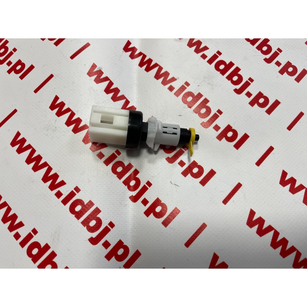 Fotografia produktu IVECO OR500319244 WŁĄCZNIK, CZUJNIK STOPU IVECO 3PINY UNIJET 