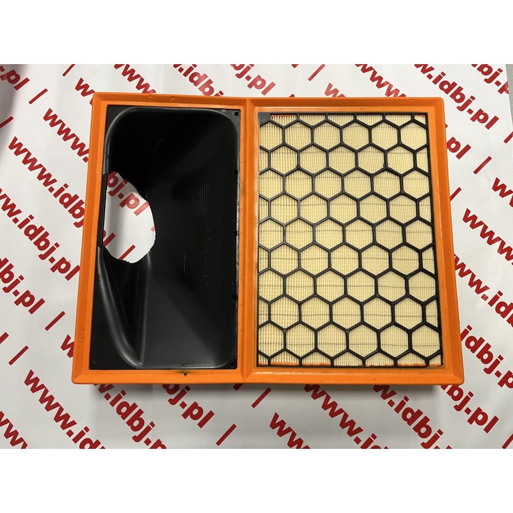 Fotografia produktu UFI UFI3063000 FILTR POWIETRZA IVECO DAILY UNIJET 2011- 3.0 JTD Długość 400mm, wysokość 75mm