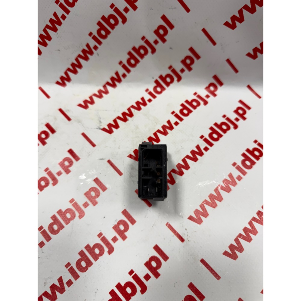fotografia produktu IVECO OR500389626, PRZYCISK, PRZEŁĄCZNIK, WŁĄCZNIK, WYŁĄCZNIK BLOKAD MOSTU IVECO DAILY 4X4
