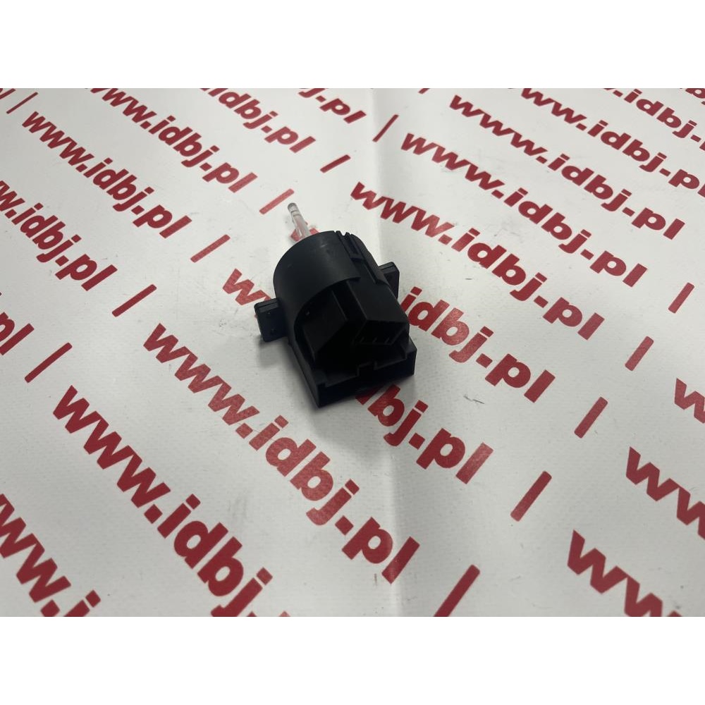 Fotografia produktu FIAT OR82486392 STEROWNIK WENTYLATORA NADMUCHU BRAVO, MAREA, STILO CZARNY Pokrętło, potencjometr do sterowania prędkością wentylatora nawiewu wnętrza kabiny. Regulator prędkości nawiewu dmuchawy.