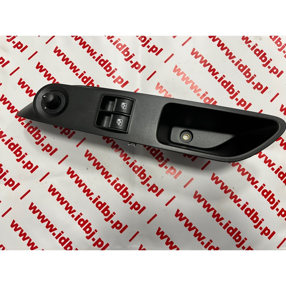 Fotografia produktu IVECO OR5802804532 STEROWNIK, PRZEŁĄCZNIK PODNOSZENIA SZYB IVECO 14- LEWY Włącznik, wyłacznik elektrycznie sterowanej szyby. Sterowanie lusterkami.