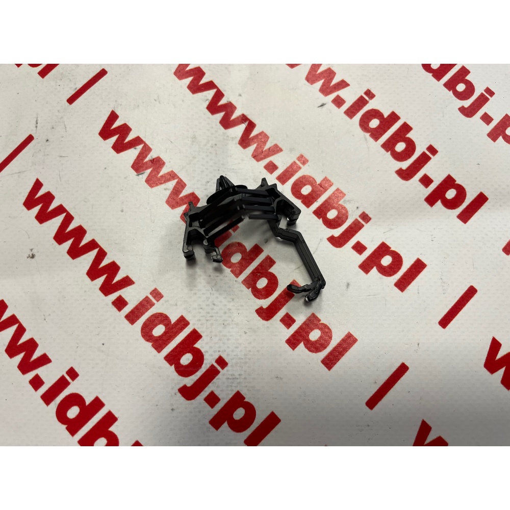 Fotografia produktu PEUGEOT OR9673943080 SPINKA SŁUPKA WEWNĘTRZNEGO PEUGEOT 208 Plastikowa spinka, mocowanie wewnętrznego słupka.