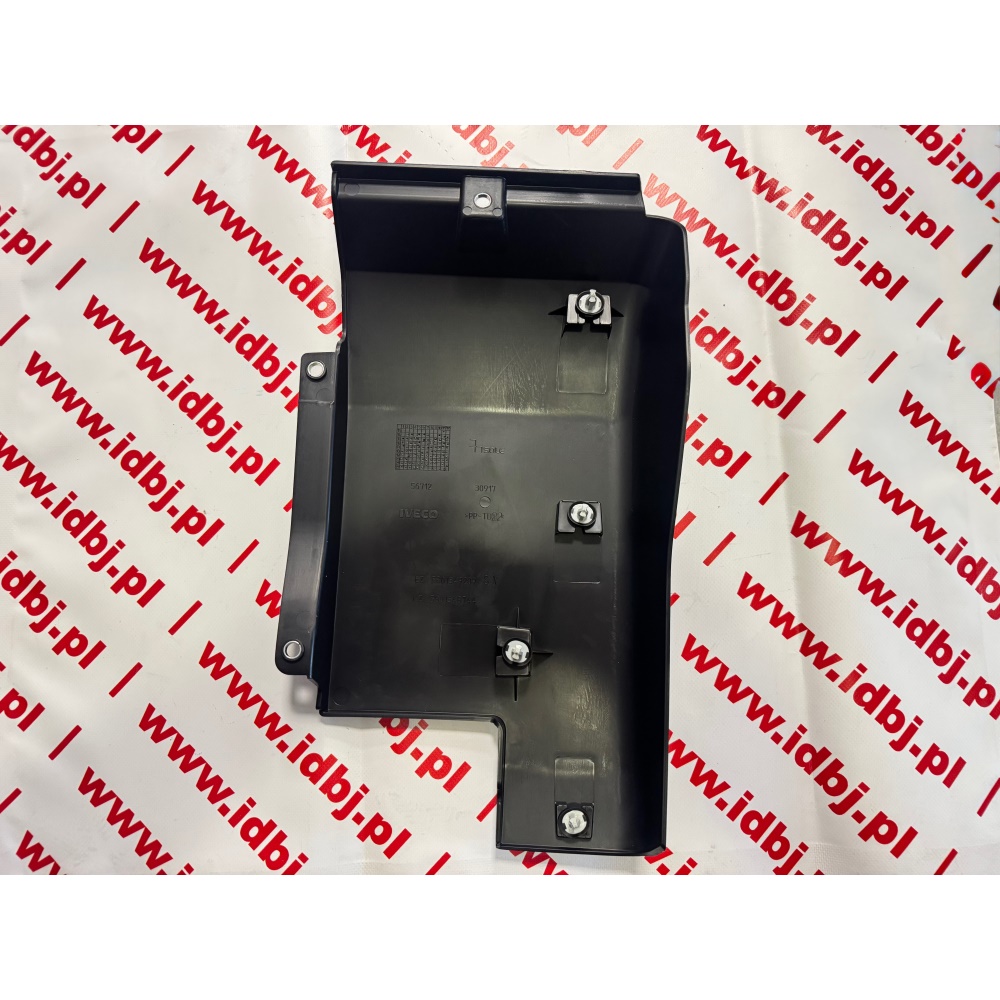fotografia produktu IVECO OR5801548744, LISTWA BOCZNA IVECO DAILY 14- KOŃCOWA, NAROŻNA ZE SPINKAMI POD WLEWEM PALIWA
