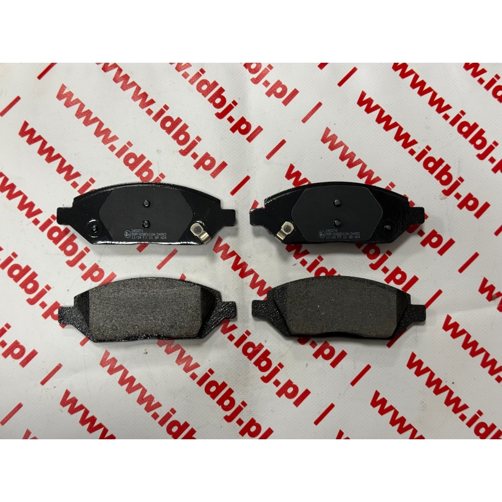 Fotografia produktu METELLI MET22-1113-0 KLOCKI HAMULCOWE PRZÓD OPEL KARL 15- 