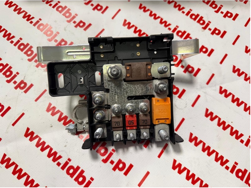 Fotografia produktu IVECO OR69500831 KLEMA, ZACISK AKUMULATORA PLUSOWA IVECO DAILY 06-, 09- DUCATO, BOXER, JUMPER