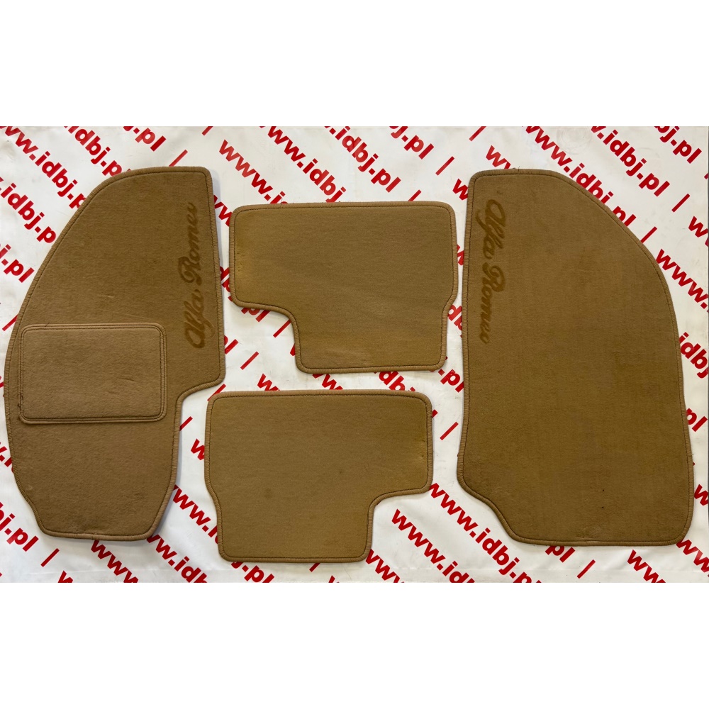 Fotografia produktu PAMMELSON PAM156027038 KOMPLET DYWANIKÓW WELUROWYCH ALFA ROMEO 166 