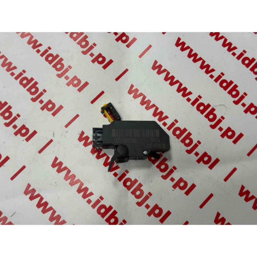 Fotografia produktu FIAT OR52230973 CZUJNIK PEDAŁU SPRZĘGŁA FIAT 500X, JEEP COMPASS 11- 5 PINÓW 