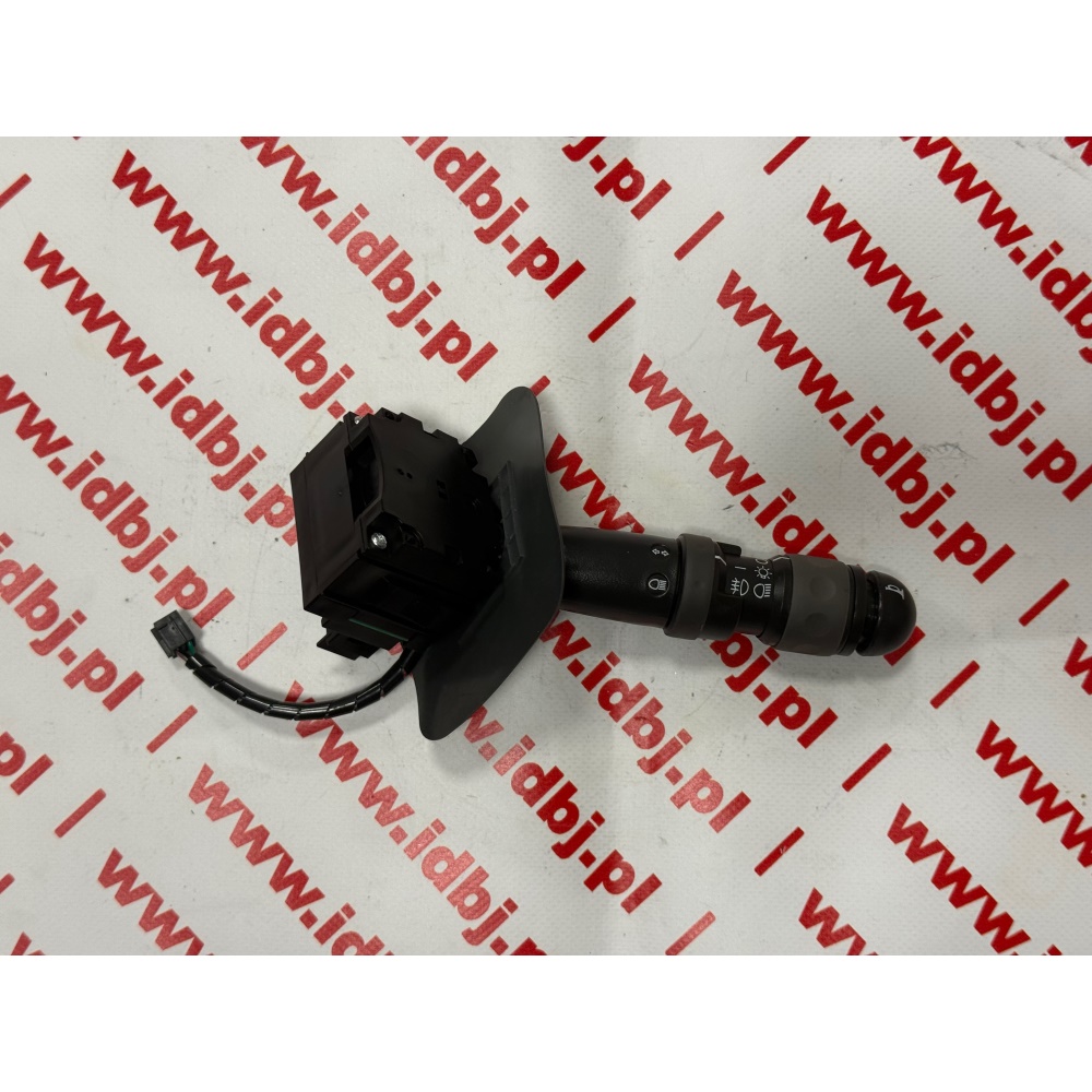 Fotografia produktu PAMMELSON PAM110586524 PRZEŁĄCZNIK ZESPOLONY KIERUNKOWSKAZÓW I ŚWIATEŁ IVECO DAILY UNIJET 00- LEWY PRZEŁĄCZNIK POD KIEROWNICĘ, SYGNALIZACJA MANEWROWA, Z KOSTKĄ