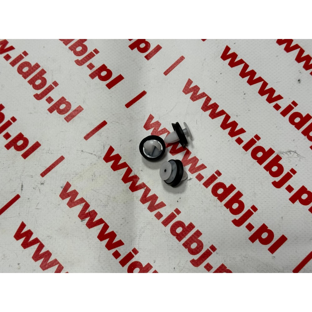 Fotografia produktu PAMMELSON PAM15100412 SPINKA TAPICERSKA, LISTEW BOCZNYCH RENAULT MASTER III, IV, OPEL MOVANO CITROEN, , ŚREDNICA GRZYBKA 12.8 MM, WYSOKOŚC CAŁOŚCI 17.9 MM,