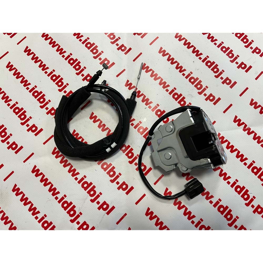 Fotografia produktu PAMMELSON PAM825020011R ZAMEK DRZWI BOCZNYCH PRZESUWNYCH PRAWYCH MASTER III 10-, OPEL MOVANO 10- ZAMEK LEWEJ STRONIE DRZWI PRZESUWNYCH, BLIŻEJ TYLNEGO KOŁA MECHANIZM, ZAMEK DRZWI SUWANYCH PRAWYCH RENAULT MASTER 10>, NISSAN NV 400 Z TYŁU DRZWI PRAWYCH CZYLI PO LEWEJ ICH STRONIE PATRZĄC OD FRONTU NA DRZWI.