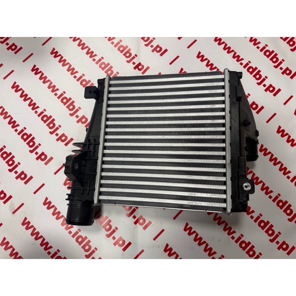 Fotografia produktu VALEO VAL818290 INTERCOOLER FIAT DOBLO, PARTNER, BERLINGO, PROACE CITY, COMBO 1.5 HDI 23- CHŁODNICA POWIETRZA DOŁADOWUJĄCEGO