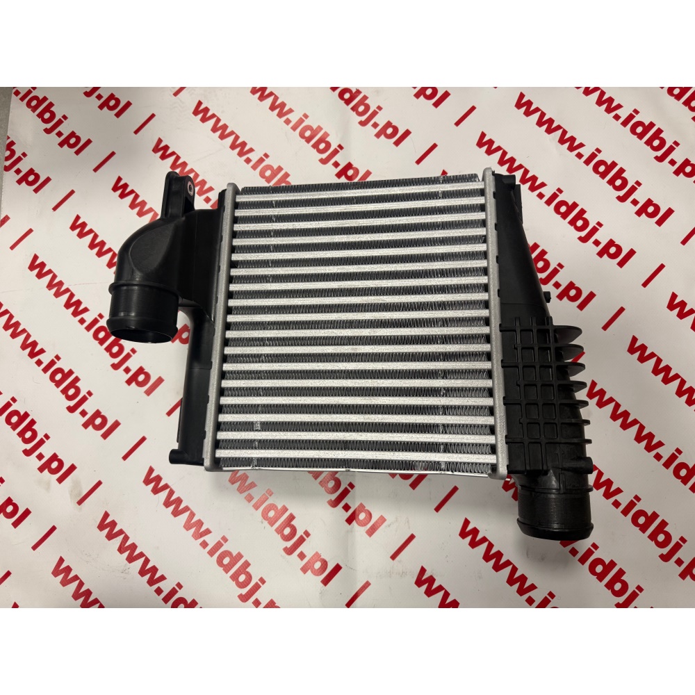 fotografia produktu VALEO VAL818290, INTERCOOLER FIAT DOBLO, PARTNER, BERLINGO, PROACE CITY, COMBO 1.5 HDI 23-