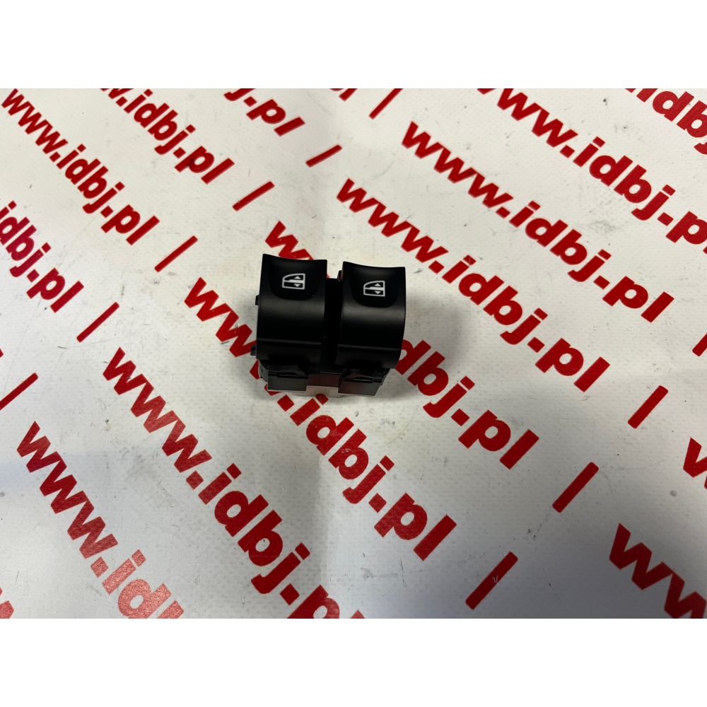 Fotografia produktu PAMMELSON PAM254112588R PRZEŁĄCZNIK PODNOSZENIA SZYB LEWY PRZÓD RENAULT TRAFIC, CAPTUR, CLIO 14- 7 PINÓW