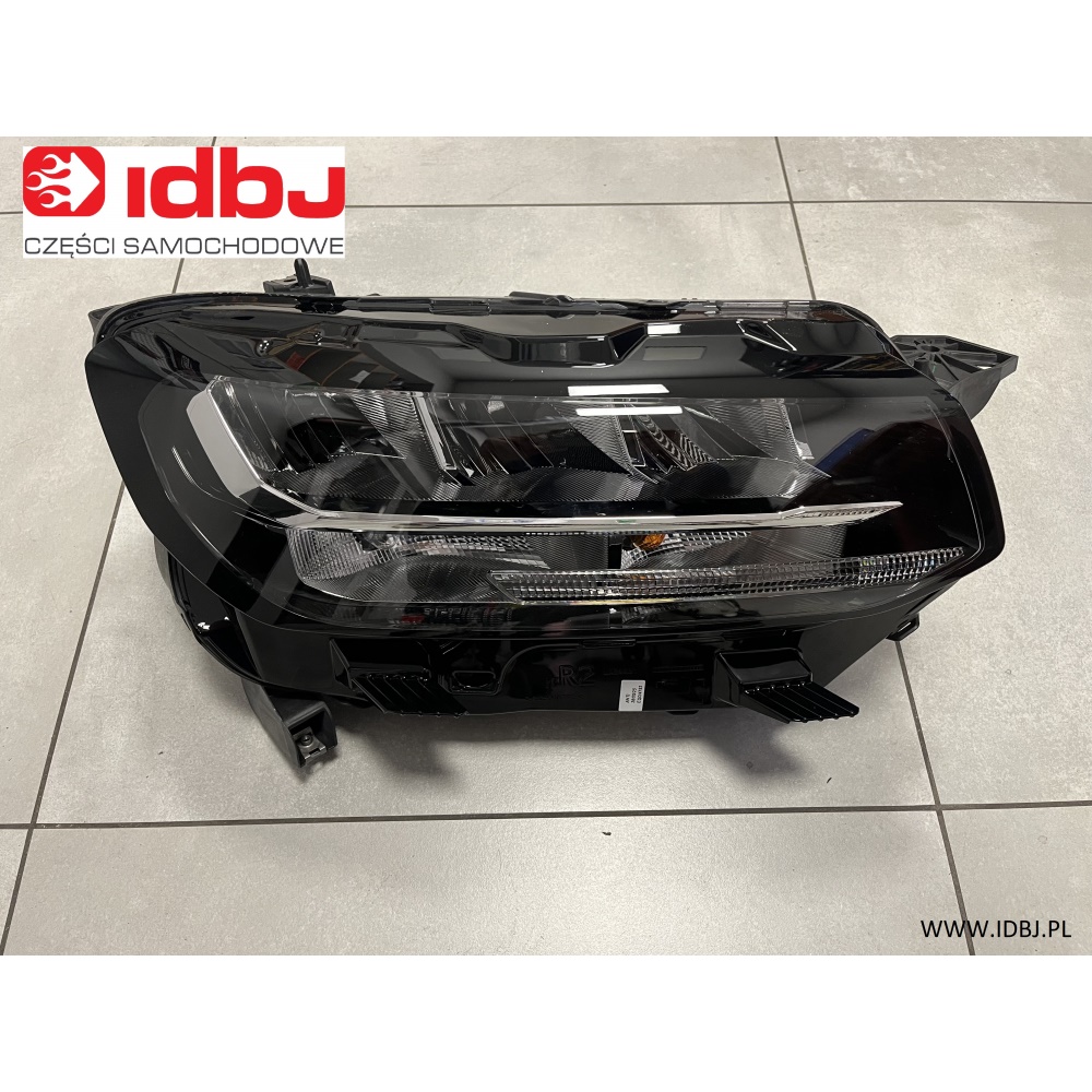 Fotografia produktu PEUGEOT OR9854066780 REFLEKTOR TOYOTA PROACE CITY, PEUGEOT RIFTER 1.5 HDI 23- PRAWY STRONA PRAWA 