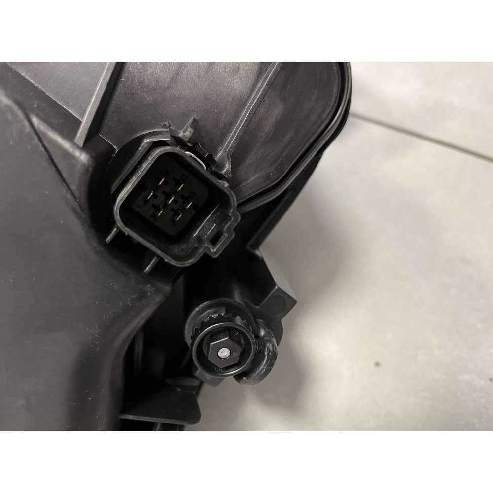 fotografia produktu DEPO DE4311149RLDEM, REFLEKTOR FORD MONDEO MK III PRAWY