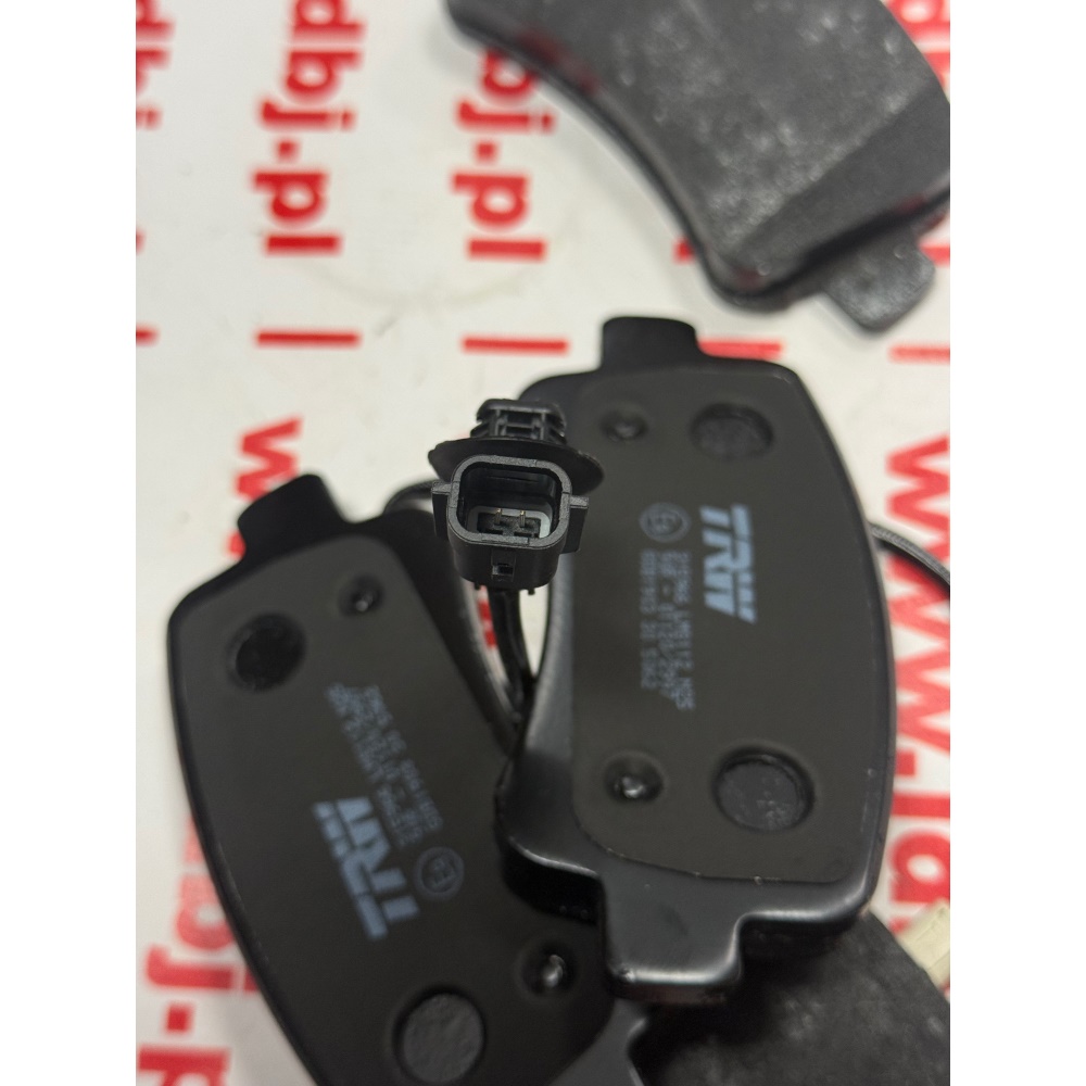 fotografia produktu TRW TRWGDB1903, KLOCKI HAMULCOWE RENAULT MASTER III 10-, OPEL MOVANO 10- TYŁ FWD