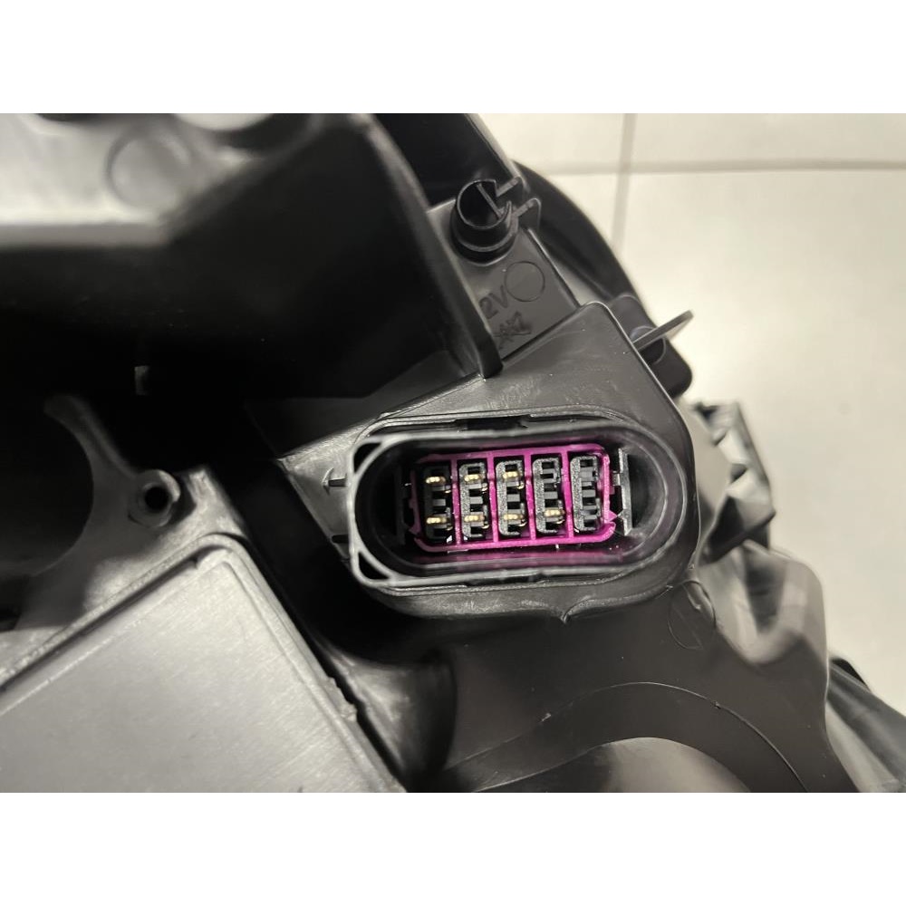 fotografia produktu TYC TYC20-14321-05-2, REFLEKTOR PRZEDNI PRAWY SKODA FABIA 10-