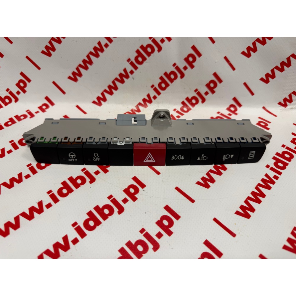 Fotografia produktu IVECO OR5802361841 STEROWNIK, PRZEŁĄCZNIK ŚWIATEŁ PRZECIWMGIELNYCH AWARYJNYCH IVECO DAILY 14-,19- Włącznik, panel wyłącznik zamykania,podnoszenia świateł, awaryjne, trakcja