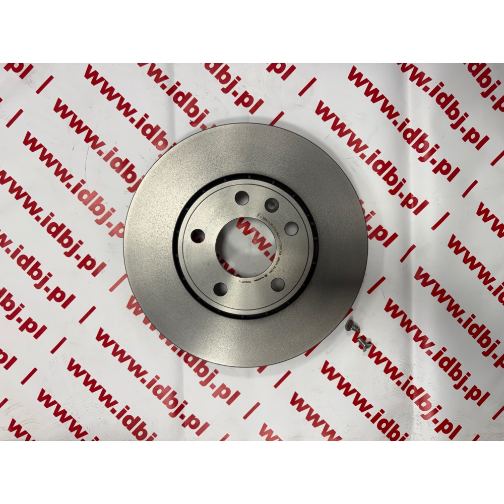 Fotografia produktu BREMBO BR09893711 TARCZA HAMULCOWA PRZÓD TRAFIC 01- 1.9 DCI, 2.0 , VIVARO Typ tarczy hamulcowej: wentylowany średnica [mm]: 305,5 Grubość tarczy hamulcowej [mm]: 28 średnica otworu centrującego [mm]: 72 Wysokość [mm]: 49,7 Ilość otworów: 5 Wymiar gwintu: 15,6 średnica otworu [mm]: 118 Minimalna grubość [mm]: 24 Przetwarzanie: w