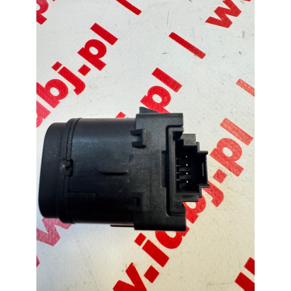 fotografia produktu PAMMELSON PAM9079050504, STEROWNIK, PRZEŁĄCZNIK PODNOSZENIA SZYB MERCEDES SPRINTER 18- 907,910 PRAWY