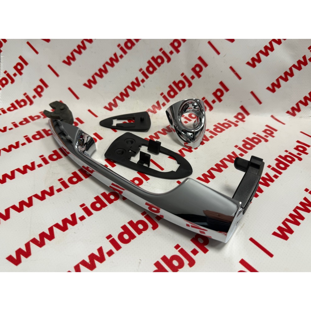 Fotografia produktu PAMMELSON PAM19128800 KLAMKA ZEWNĘTRZNA ALFA ROMEO GULIETTA, MITO, LANCIA YPSILON LEWA CHROM Z OTWOREM NA WKŁADKĘ ZAMKA, KLAMKA 3 ELEMENTOWA Z CHROMOWANEGO PLASTIKU.