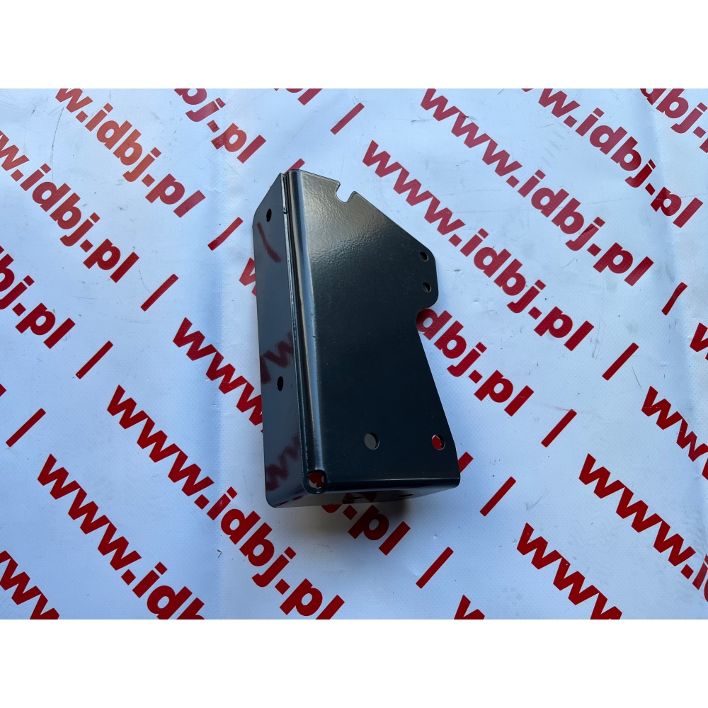 Fotografia produktu PAMMELSON OR504240054 WSPORNIK METALOWY UKŁADU CHŁODZENIA, KLIMATYZACJI IVECO DAILY LEWY Element mocujący IVECO DAILY 55S 4X4 09-, 14-. Iveco Daily 55S 4x4 2006–2009 Left Metal Bracket for Cooling System and Air Conditioning Assembly.