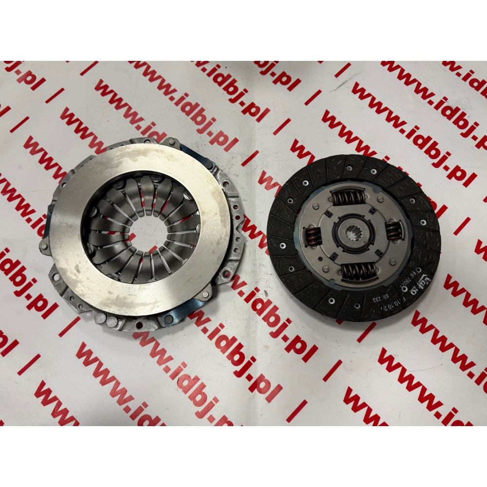 Fotografia produktu VALEO VAL821303 SPRZĘGŁO , TARCZA, DOCISK OPEL, ALFA 159 1.6 16V, 1.8 MPI TARCZA I DOCISK