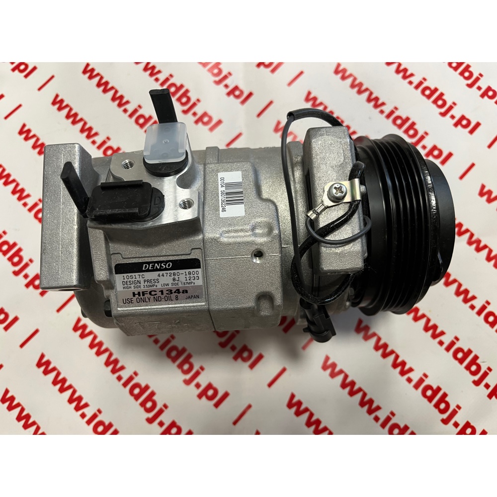 Fotografia produktu IVECO OR5801362246 SPRĘŻARKA, KOMPRESOR KLIMATYZACJI IVECO DAILY 06-, 11-, 14- Napięcie [V]: 12 Długość [mm]: 210,5 Wysokość [mm]: 128 Ilość żeber: 4 śr. koła pasowego [mm]: 110 Ilość oleju [ml]: 120 ID kompresora: 10S17C napełniony Czynnik chłodzący: R134a