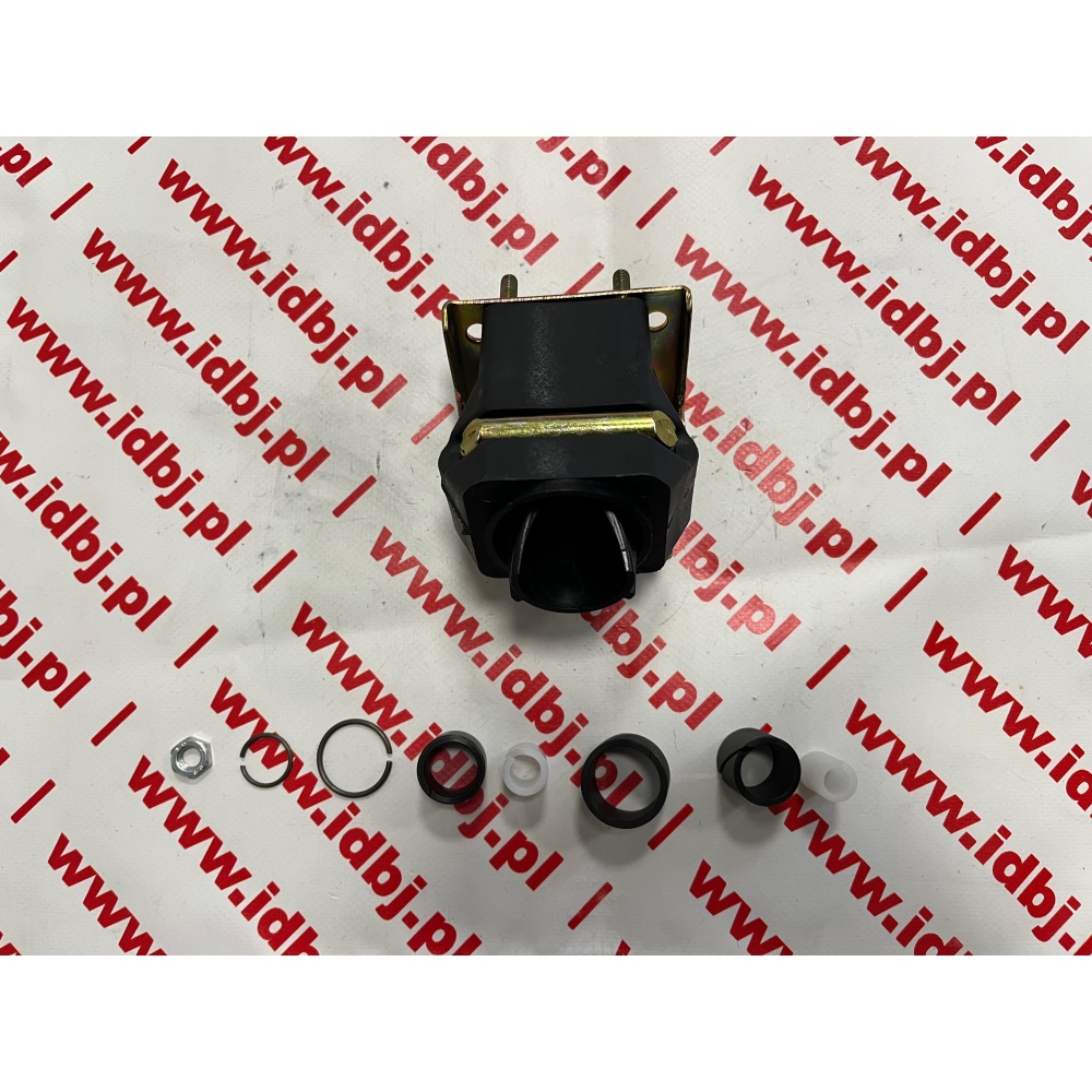 Fotografia produktu IVECO PAM15085101 KIT WSPORNIKA WYCIERAKA ZMIANY BIEGÓW IVECO STRALIS, TRAKKER, CURSOR METALOWA PODSTAWA PRZYKRĘCANA NA 2 SRUBY POMIĘDZY PRZEGUBEM KARDANA A OBUDOWĄ WAŁKA WYBIERAKA ( TĄ OBUDOWĄ, KTÓRA MA W SOBIE 2 SPRĘŻYNI NA STRZEMIENIU)