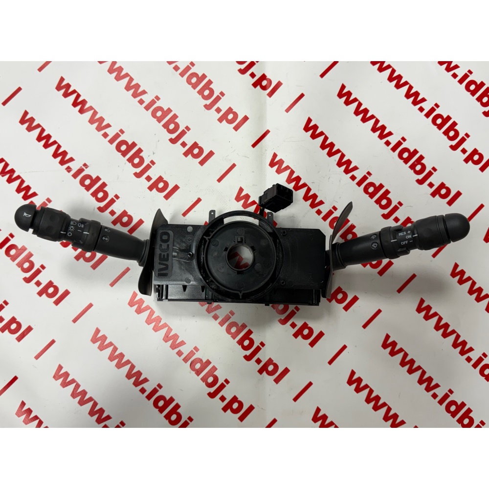Fotografia produktu IVECO PAM143400596 PRZEŁĄCZNIK ZESPOLONY, PAJĄK POD KIEROWNICĘ IVECO DAILY 06- Napięcie:12V, przełącznik z funkcją lamp tylnych przeciwmgielnych