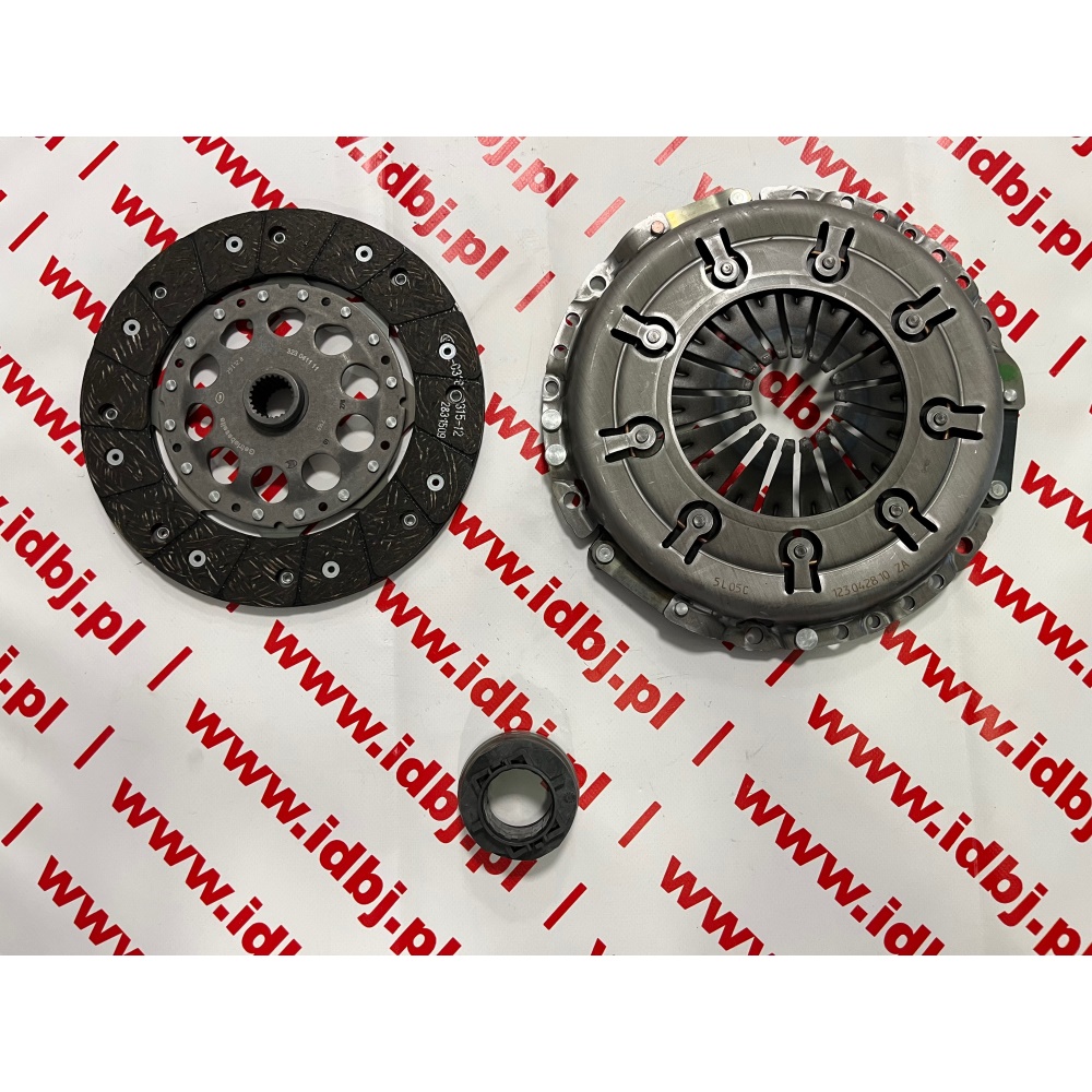 Fotografia produktu LUK LUK623309700 SPRZĘGŁO KOMPLETNE Z ŁOŻYSKIEM  AUDI 100 C4, A4 B5, VW PASSAT B5 90- 