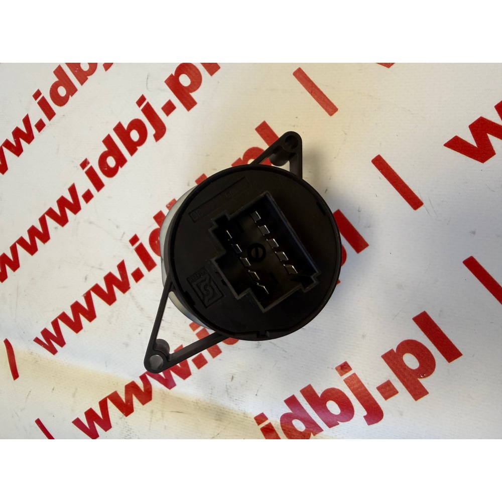 fotografia produktu MERCEDES ORA9675451204, PANEL WŁĄCZNIKÓW ŚWIATEŁ, REFLEKTORÓW  MERCEDES ATEGO3, ECONIC2