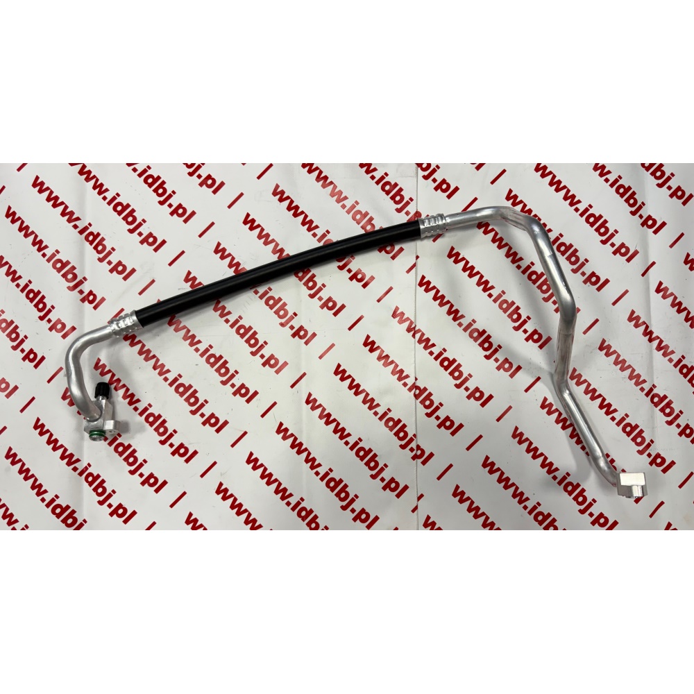 Fotografia produktu PAMMELSON PAM1363083080 PRZEWÓD, RURA, WĄŻ KLIMATYZACJI DUCATO, BOXER, JUMPER 2.2 JTD, HDI Górny wąż gumowo-metalowy pomiedzy sprężarka, a skraplaczem klimy.