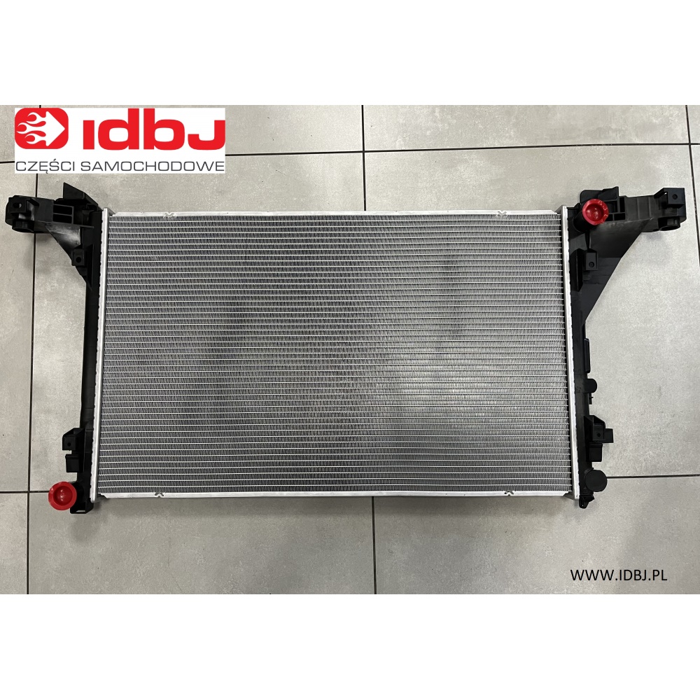 Fotografia produktu NRF NRF560011 CHŁODNICA WODY RENAULT MASTER III, 2.3 10- Wymiary: 773 x 468 x 26 mm         2.3 dCi 180 FWD (JV04) (M9T 716) 2298ccm 179KM/132kW 2020/01-