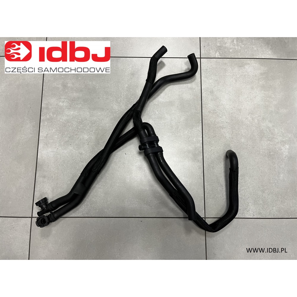 Fotografia produktu PAMMELSON PAM924085733R WĄŻ, RURA, PRZEWÓD CHŁODNICY RENAULT MASTER III, 10-, 2.3 DCI BITURBO Przewód od nagrzewnicy do dodatkowej pompy cieczy chłodzącej.