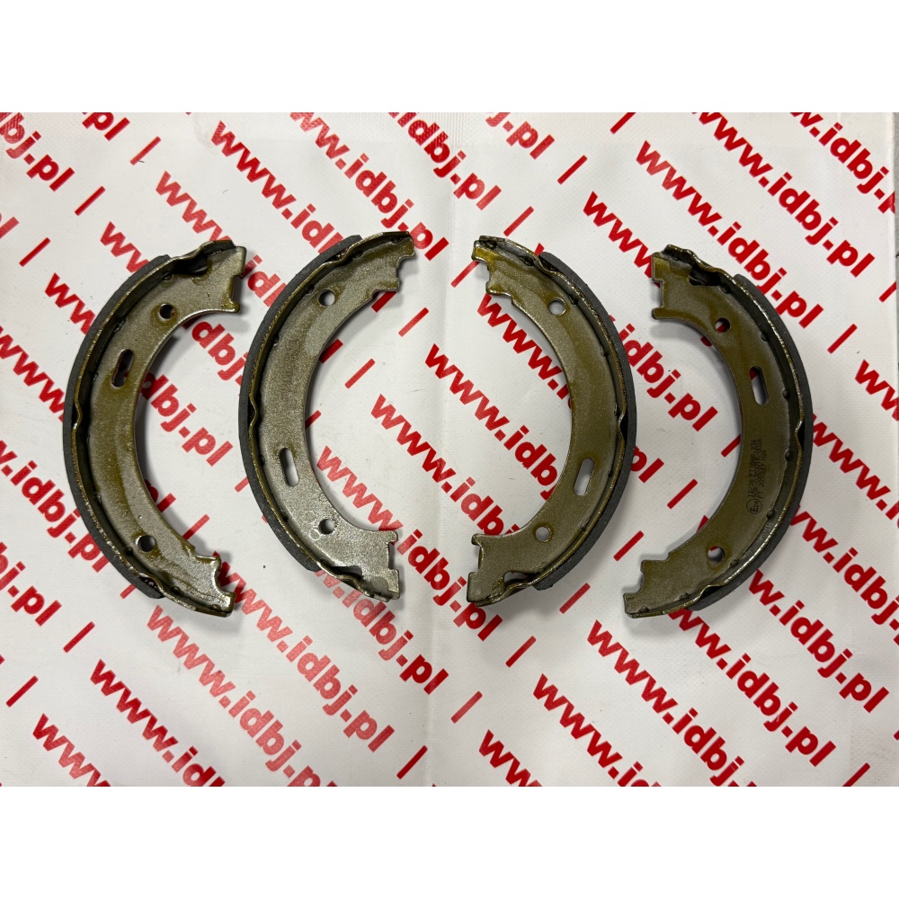 Fotografia produktu METELLI MET53-0361 SZCZĘKI HAMULCOWE RĘCZNEGO JEEP COMMANDER 05-, GRAND CHEROKEE 04- 