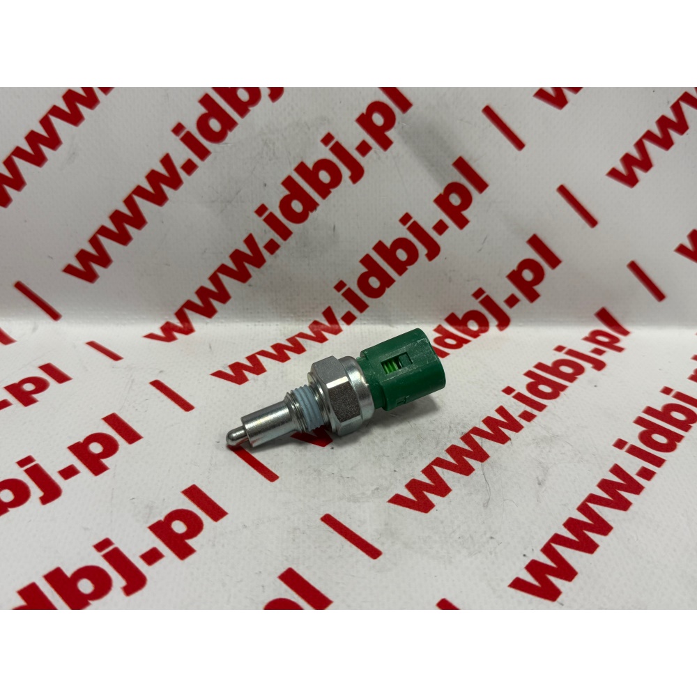 Fotografia produktu FEBI BILSTEIN FEB37418 WŁĄCZNIK RM, CZUJNIK WSTECZNEGO BIEGU RENAULT MASTER II owalna wtyczka 2 piny