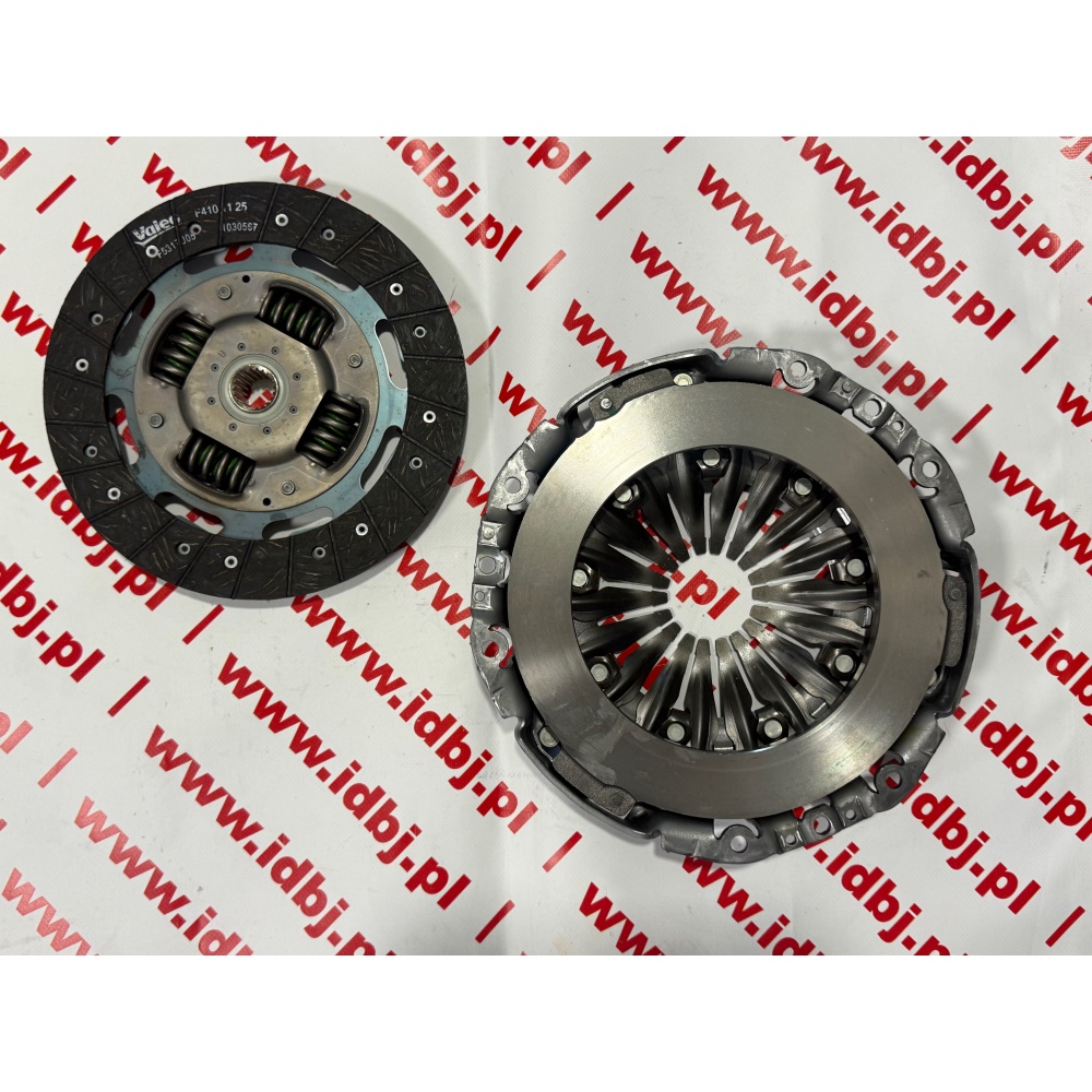 Fotografia produktu VALEO VL826816 SPRZĘGŁO KOMPLETNE #242# RENAULT TRAFIC, OPEL VIVARO BEZ WYSPRZĘGLIKA DOCISK PLUS TARCZA SPRZĘGŁOWA.