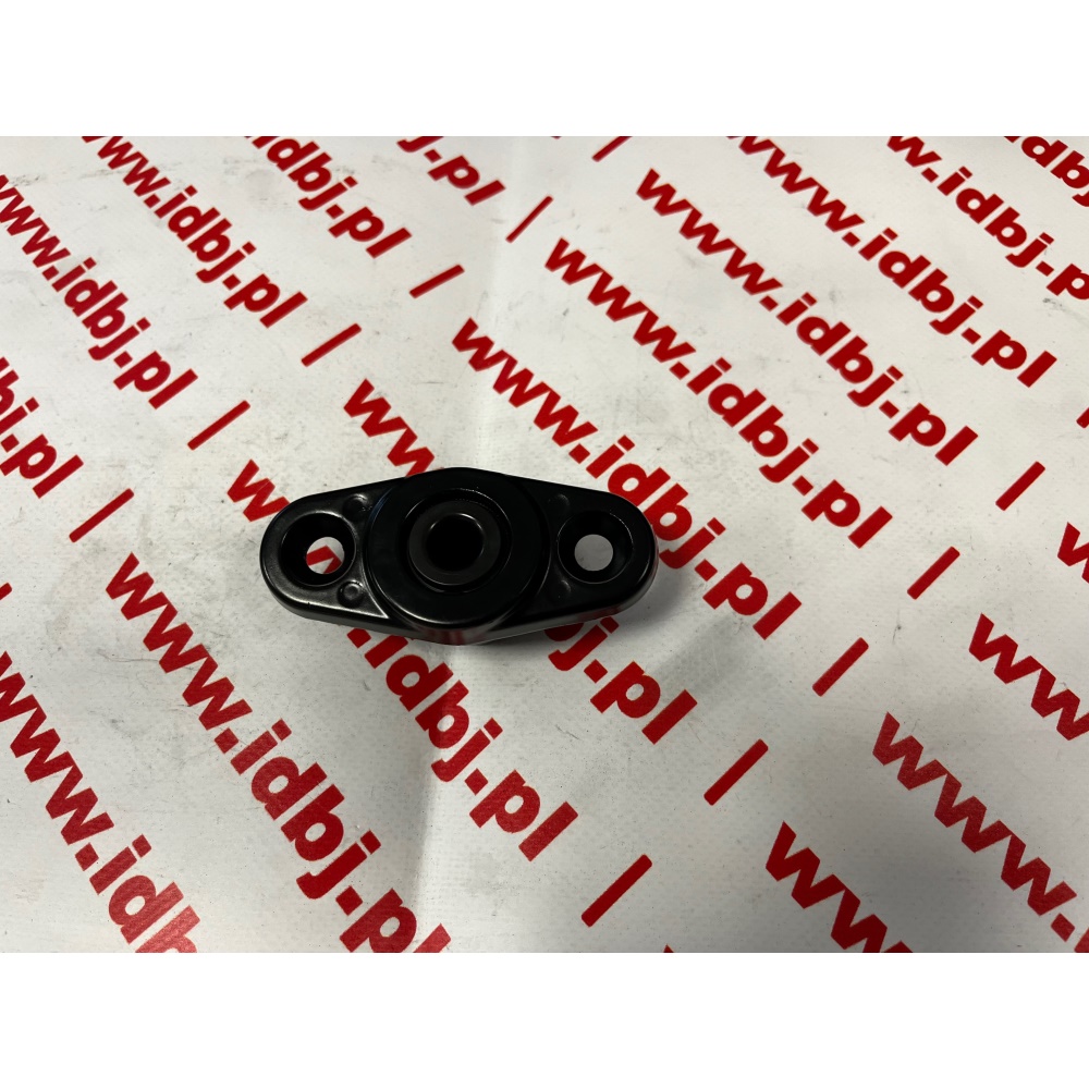 Fotografia produktu VW OR7C0843637 GNIAZDO BOLCA DRZWI PRZESUWNYCH, PRAWE, LEWE, VW CRAFTER, MAN TGE 16- GNIAZDO USTALAJĄCE W SLUPKU DRZWI BOCZNYCH SYWANYCH, GÓRNE I DOLNE