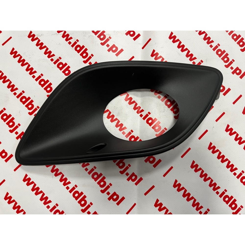 Fotografia produktu PAMMELSON PAM10034588 RAMKA HALOGENU W ZDERZAKU PRZÓD SPRINTER 18- LEWA 