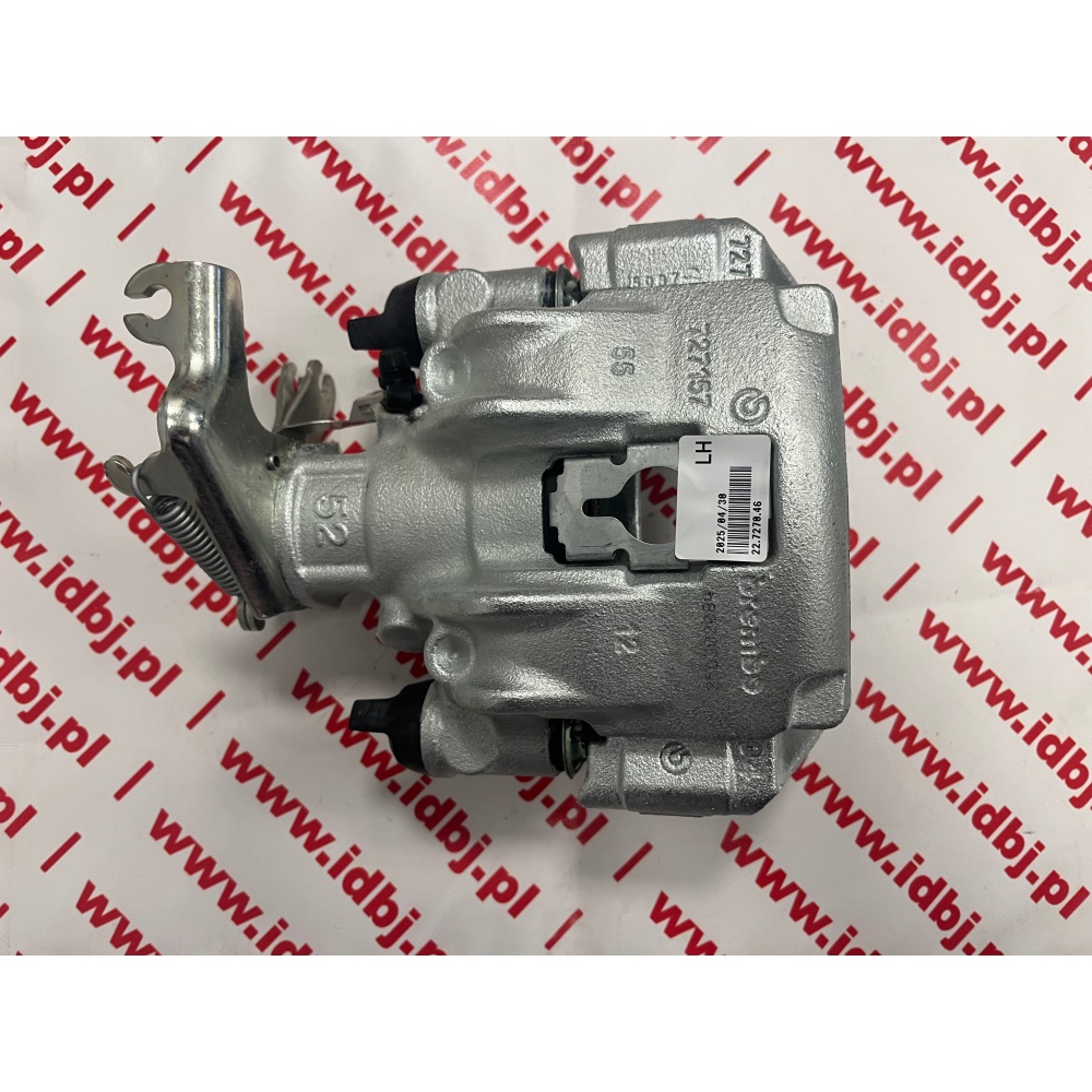 Fotografia produktu OEM IVECO OEM42576913 ZACISK HAMULCOWY IVECO DAILY 16- MODELE S LEWY TYŁ Zacisk do linki typu młoteczek-młoteczek. Kompletny zacisk z jarzmem.